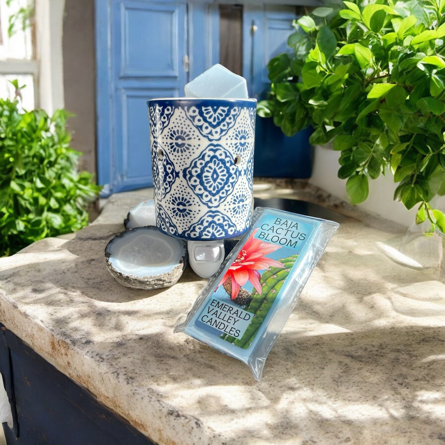 INDIGO PORCELAIN WALL WAX WARMER